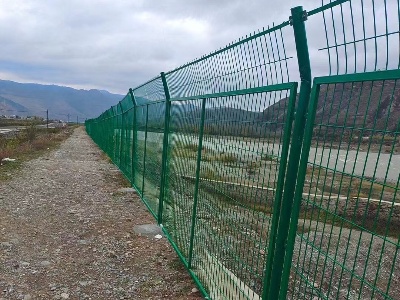 光伏發(fā)電圍欄